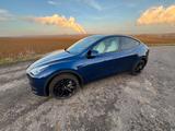 Tesla Model Y LR AWD 20Zoll blau metallic / WEIß IR - blaue Tesla Model Y