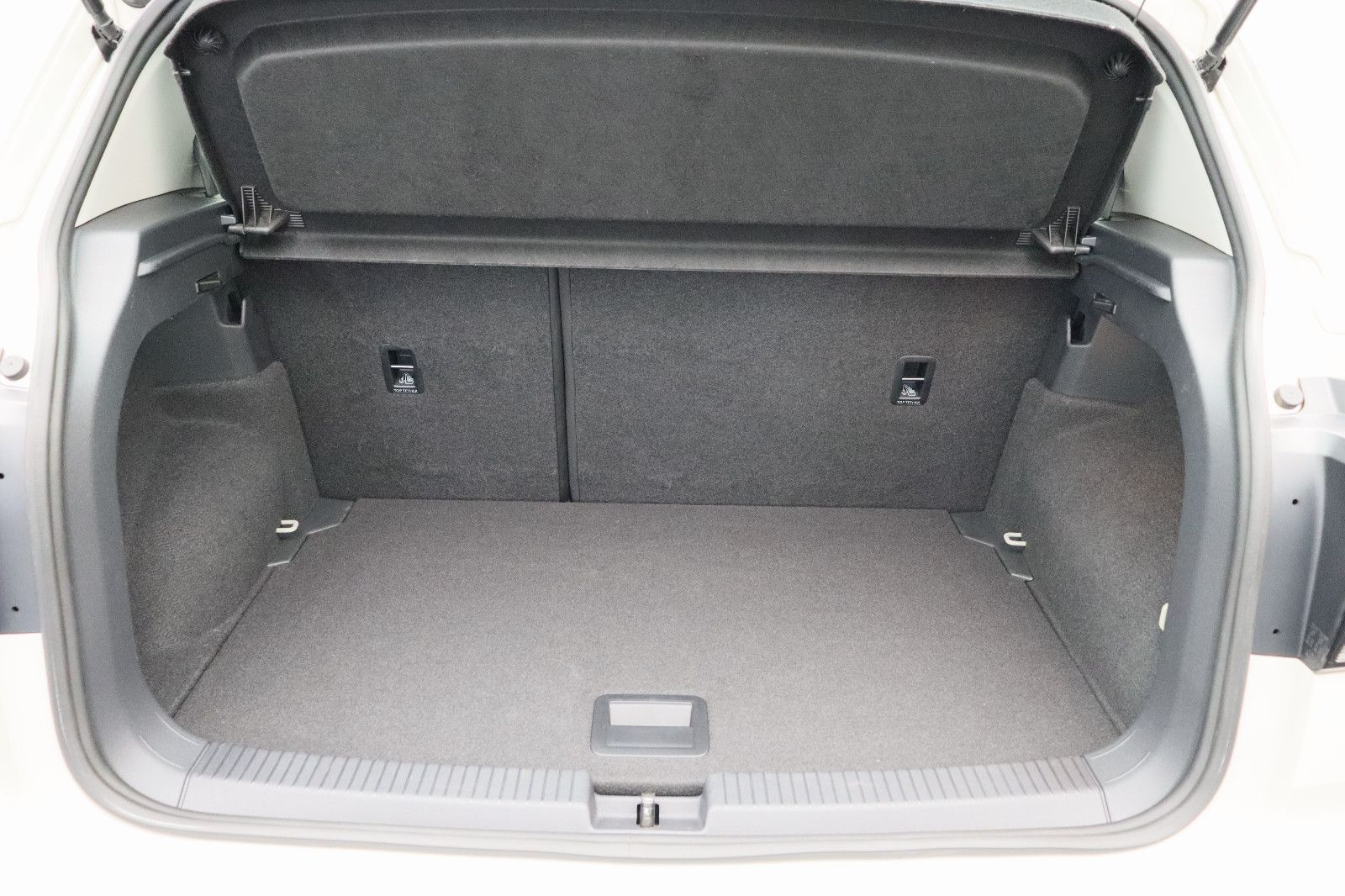 Fahrzeugabbildung Volkswagen T-Cross Navi LED AppleCar Einparkhilfe v+h