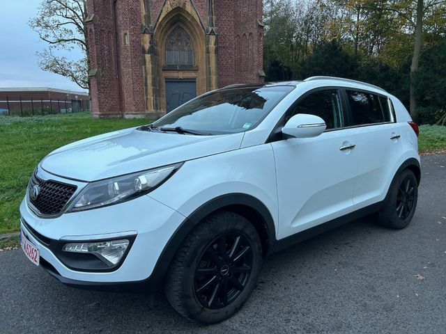 Kia Sportage Vision 2WD Panorama AHK Navi 18 "165 PS