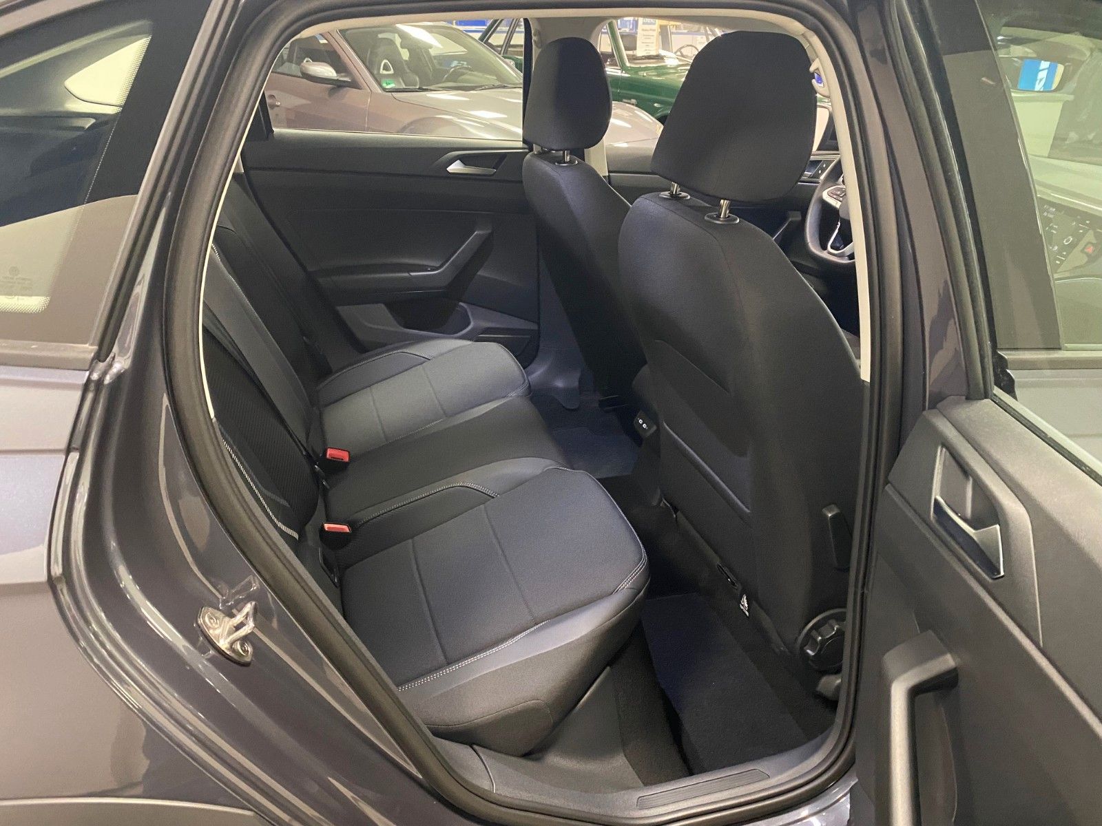Fahrzeugabbildung Volkswagen Taigo 1.0 TSI  DSG STYLE+MATRIX+KAMERA+17"ALU+BC
