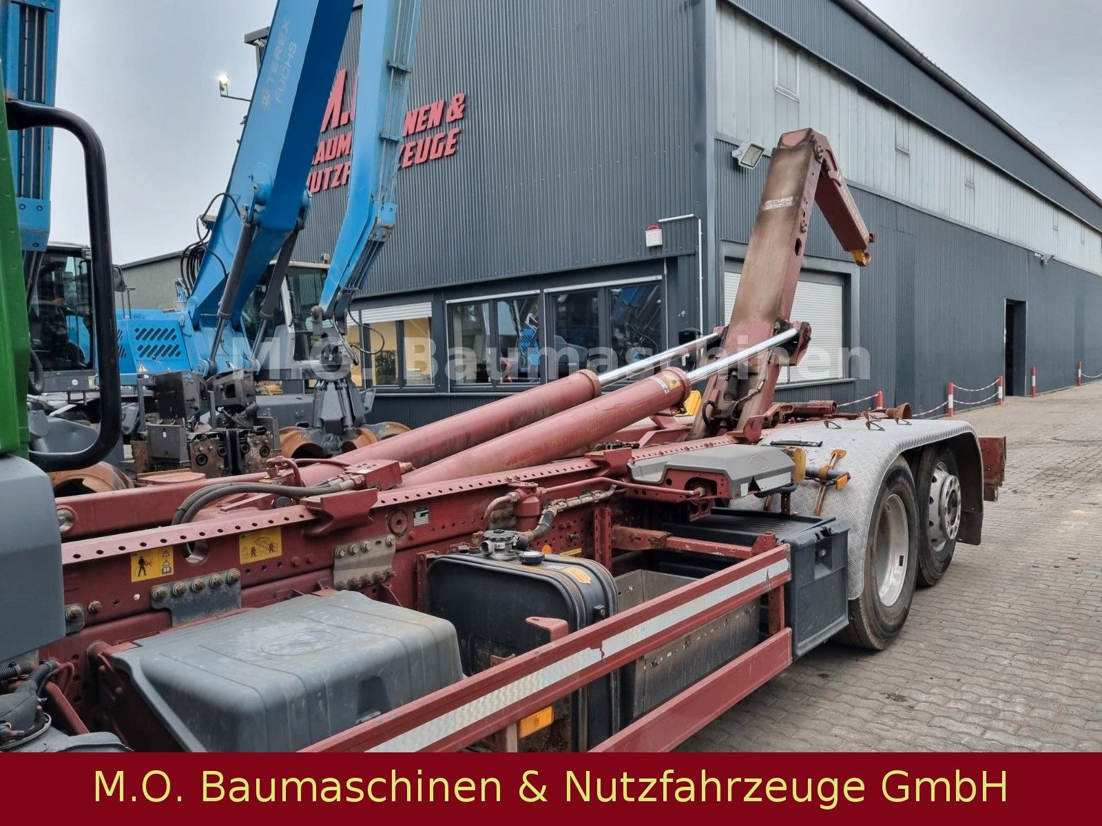 Fahrzeugabbildung Mercedes-Benz Antos 2546 / Euro 6 / 6x2 / Meiler Abroller /