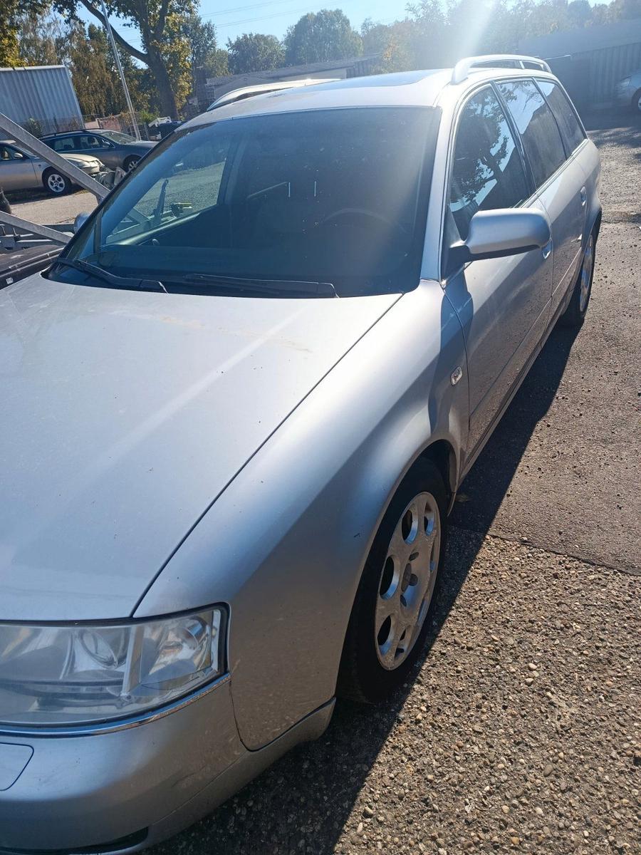 Audi A6 2004 — rear view