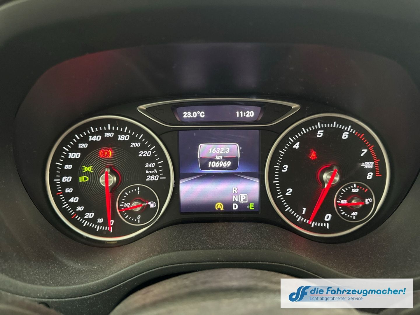 Fahrzeugabbildung Mercedes-Benz B 180 AHK-klappbar Navi LED SHZ Parklenkass. Rüc