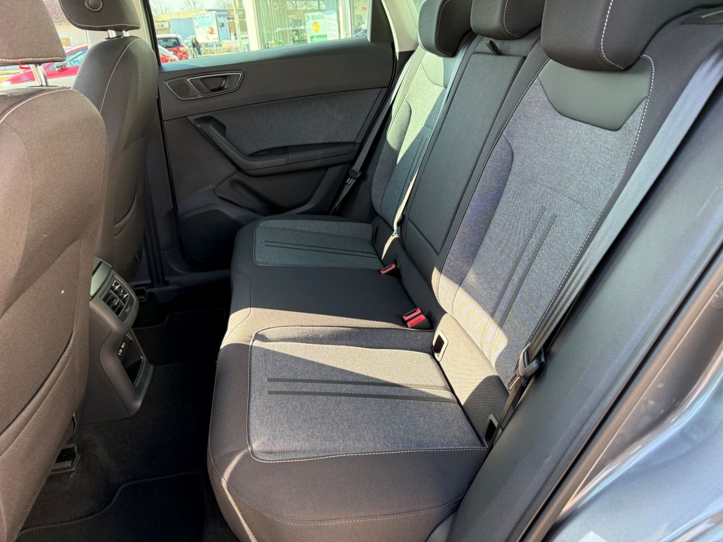 Fahrzeugabbildung SEAT Ateca Style Digitales Cockpit LED Navi AHK RFK D
