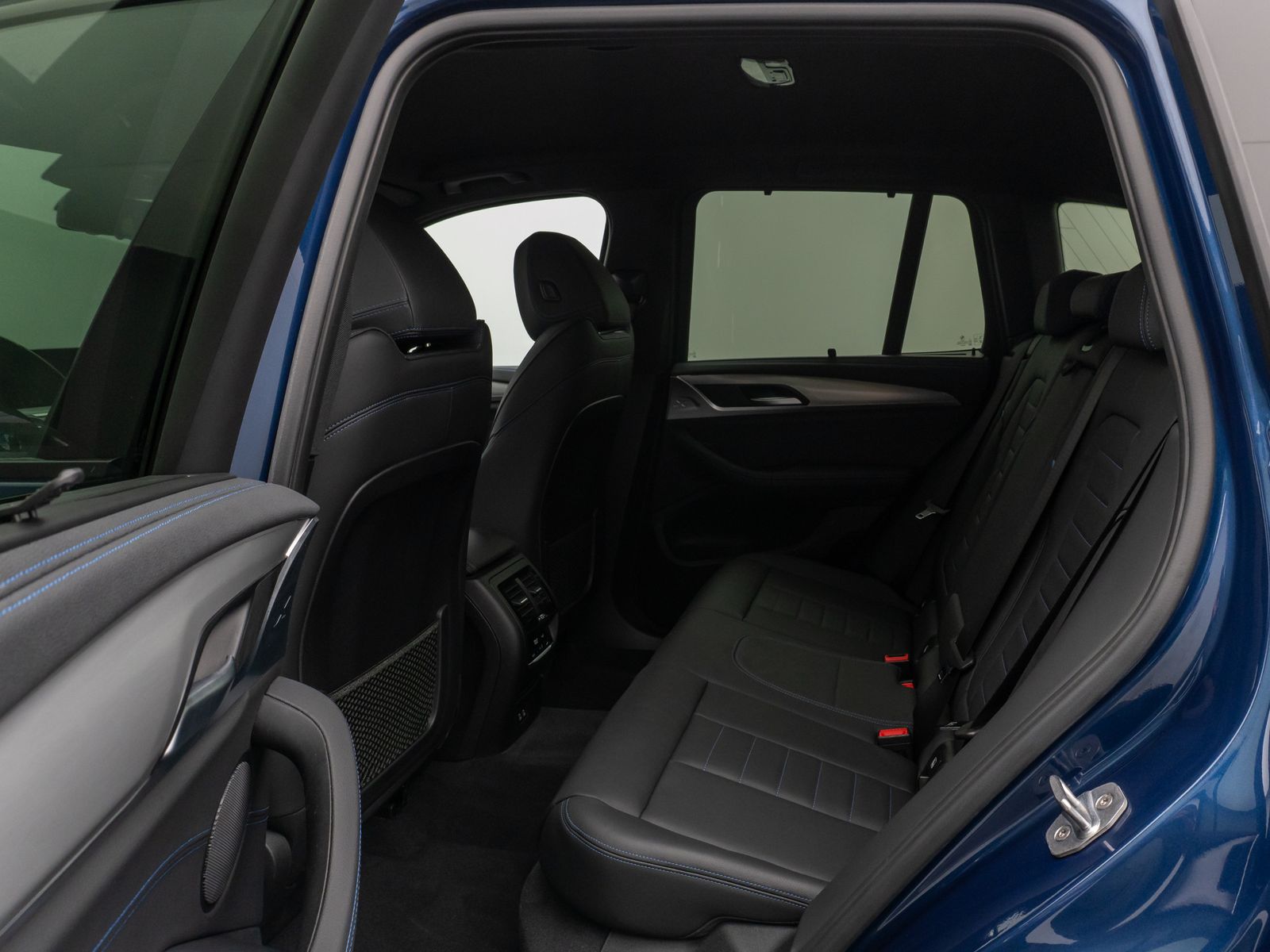 Fahrzeugabbildung BMW X3 xD30d M Sport HUD Kamera DAB Alarm AHK 19Zoll