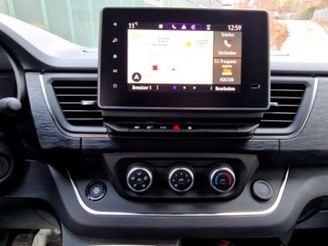 Nissan Primastar Tekna L1H1 2.0 dci (150PS) 8 Sitze