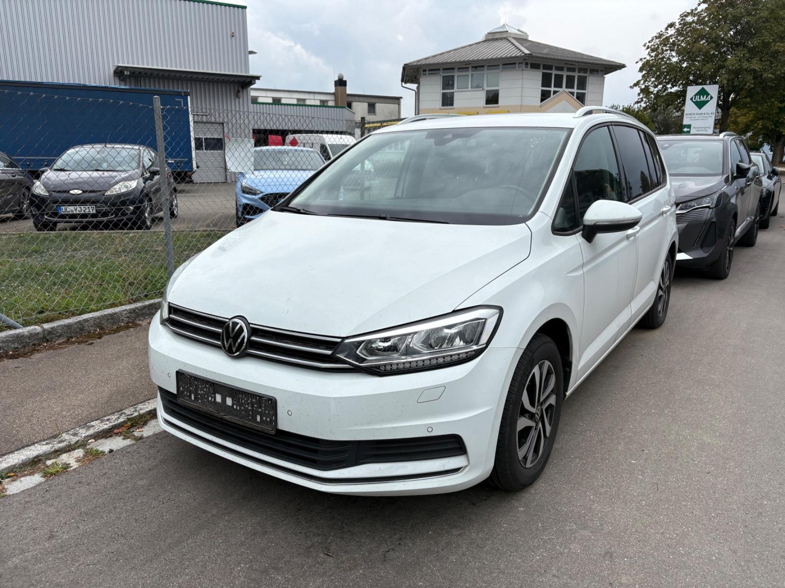 Volkswagen Touran 1.5 TSI Active|1.Hand|LED-Sch|AHKschwenk|