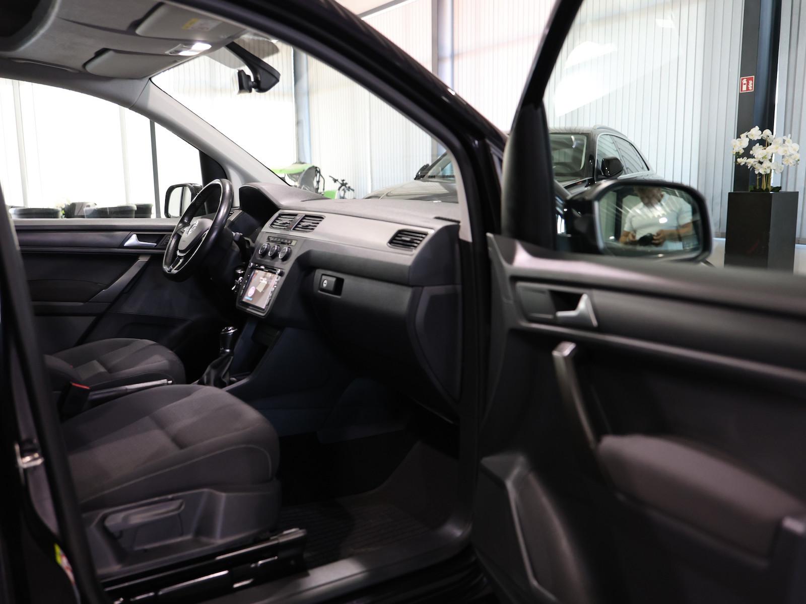 Volkswagen Caddy Maxi Kombi 2.0 TDI BMT / 7-SITZER / NAVI+