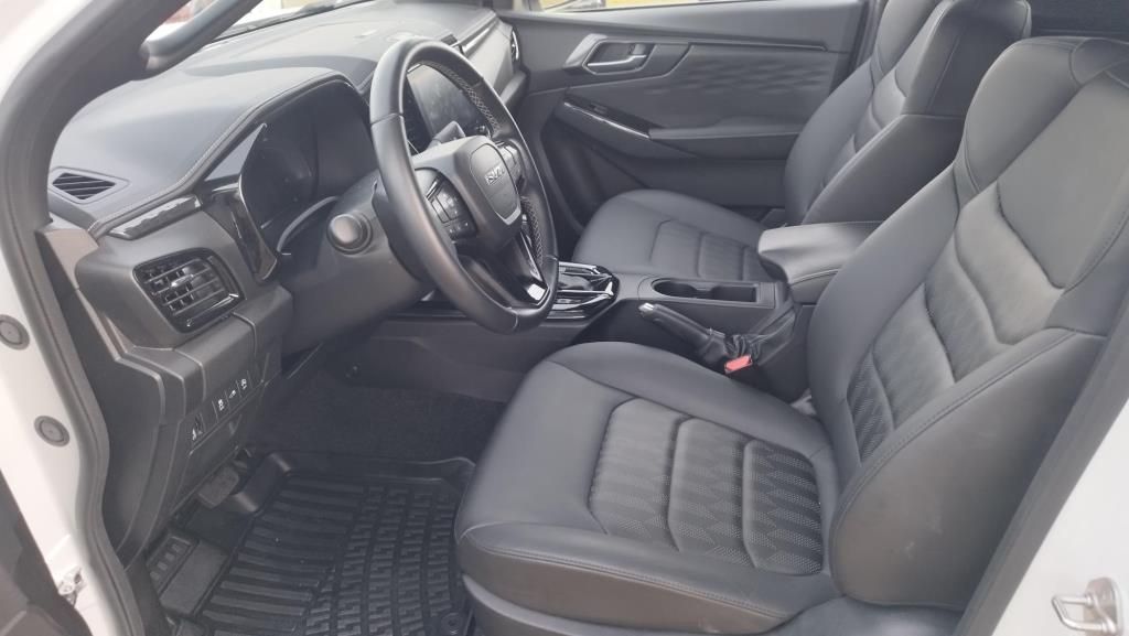 Erstes Annaberger Autohaus - Isuzu D-MAX Double Cab 4x4, V-Cross, AHZV, Hard-Top - Bild 10 Erstes Annaberger Autohaus - Isuzu D-MAX Double Cab 4x4, V-Cross, AHZV, Hard-Top - Bild 10