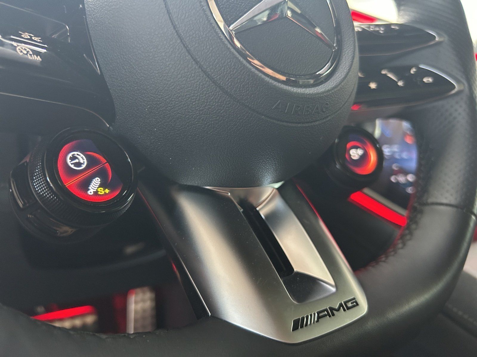 Fahrzeugabbildung Mercedes-Benz EQE 53 AMG Prem+ HYPER Pano DISTRO Memo AIRMATIC