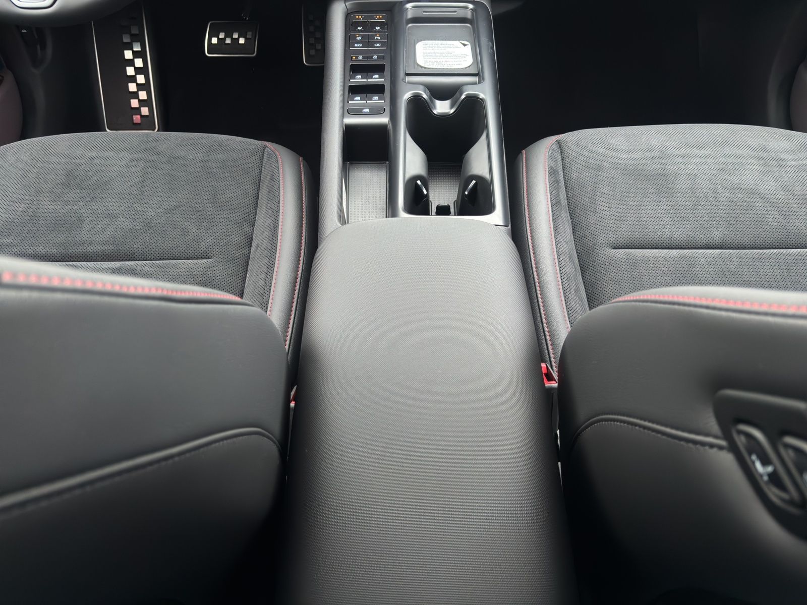 Hyundai IONIQ 6 – Bild 12