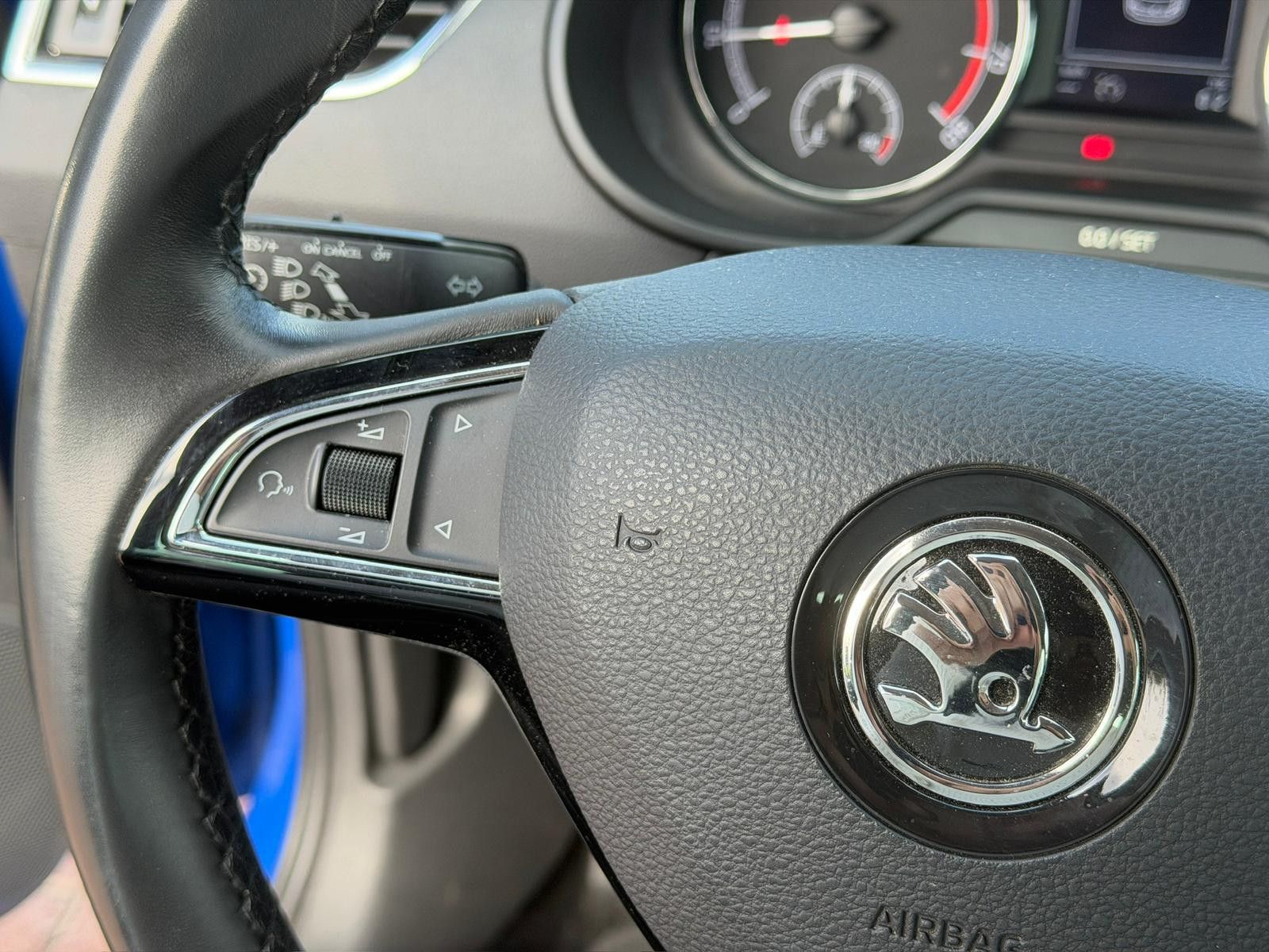 Fahrzeugabbildung SKODA Octavia Lim.*STNDHZNG*SZHZNG*TEMPOMAT*CARPLAY*