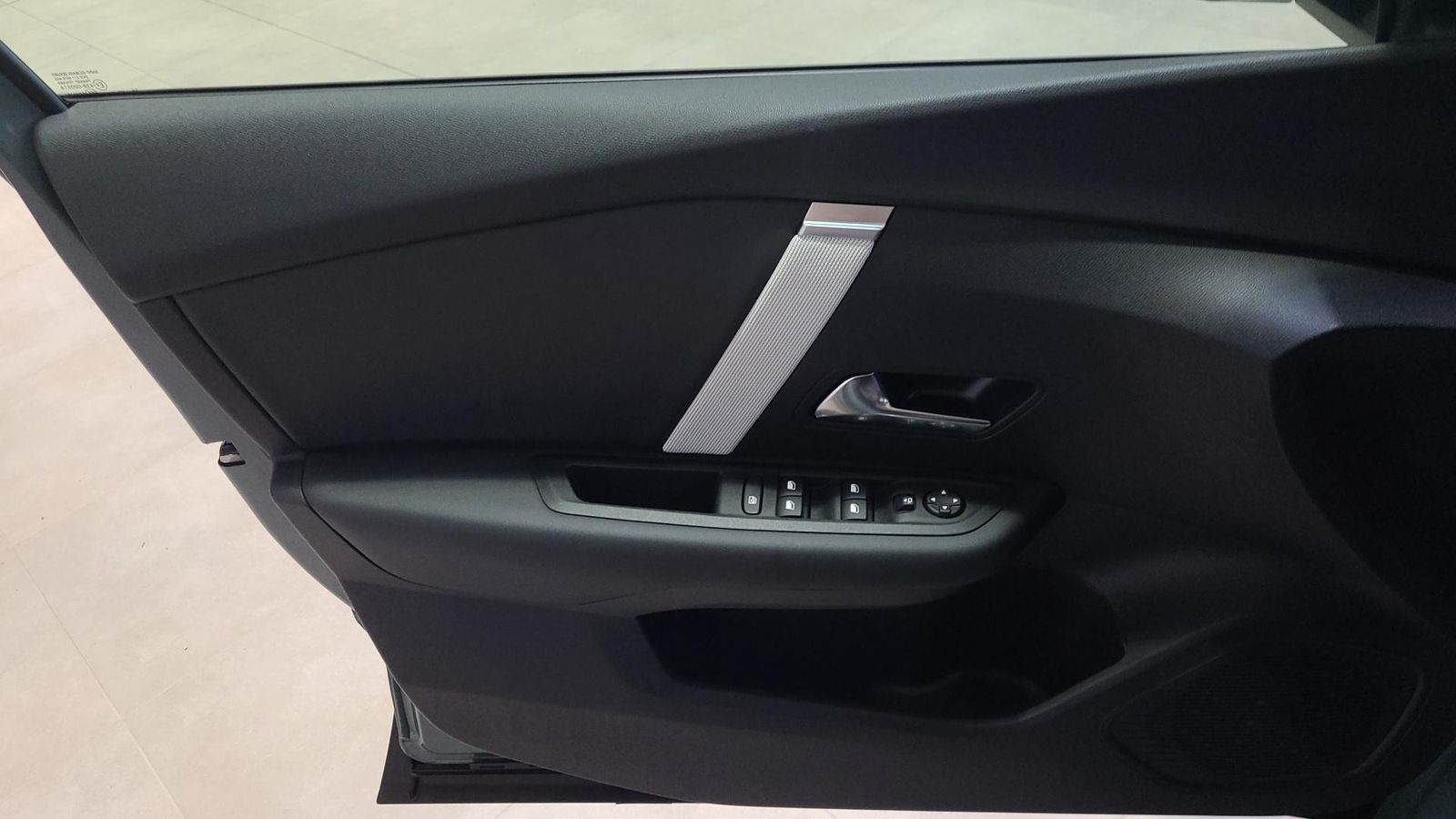 Fahrzeugabbildung Citroën e-C4 Max 156 PS AT