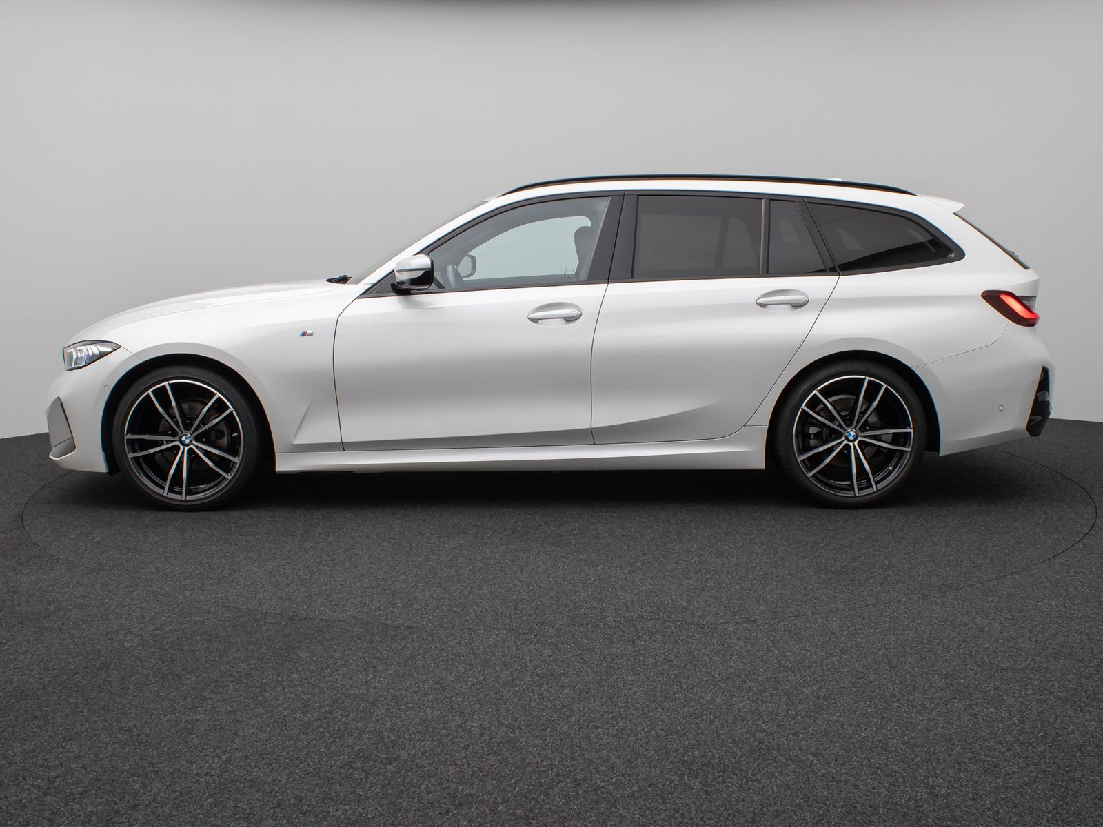 Fahrzeugabbildung BMW 320d  xD M Sport Kamera HUD DAB H/K Alarm 19Zoll