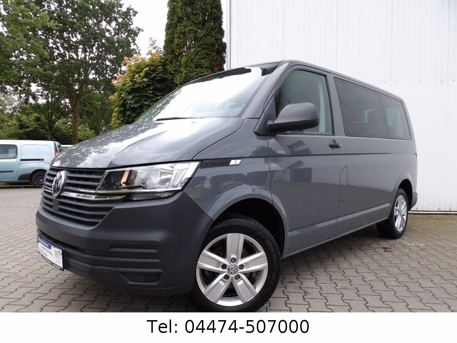 Volkswagen T6.1 Kombi 2.0 TDI PDC 9-Sitzer DAB+ AHK Camper