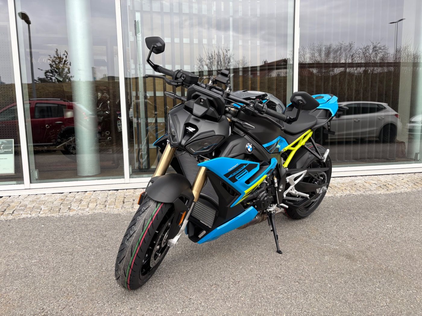 Fahrzeugabbildung BMW S 1000 R Style Sport 2 Pakete