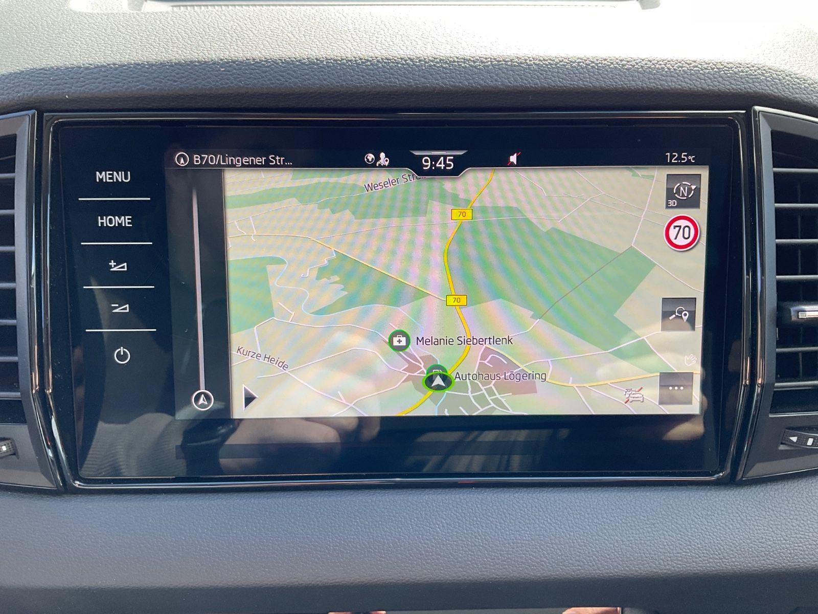 Fahrzeugabbildung SKODA Karoq 1.5l TSI ACT DSG,Navi,Kamera,LED,VirtualCo
