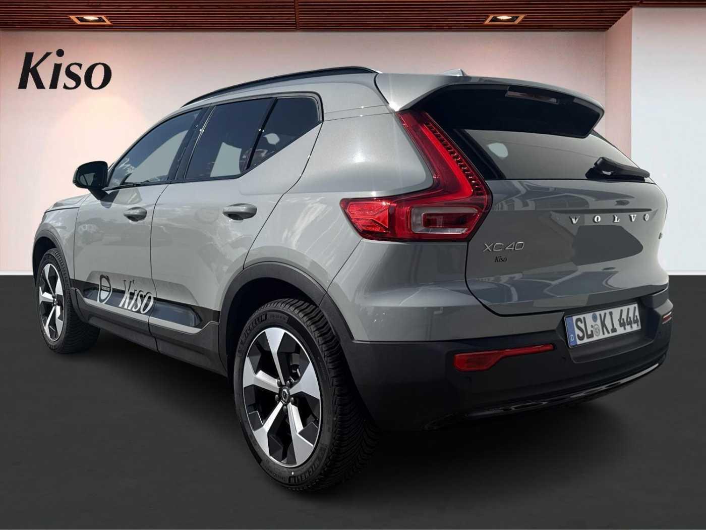Volvo XC40 Plus Dark