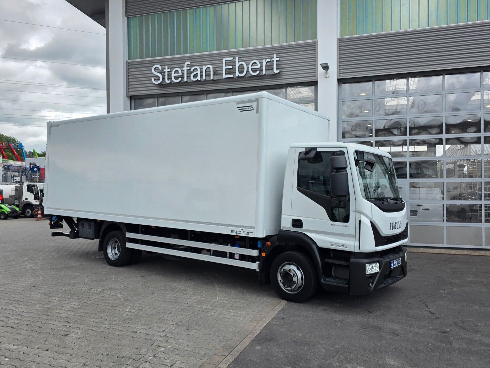 Fahrzeugabbildung Iveco Eurocargo ML120E25 LBW Palfinger 1.500kg