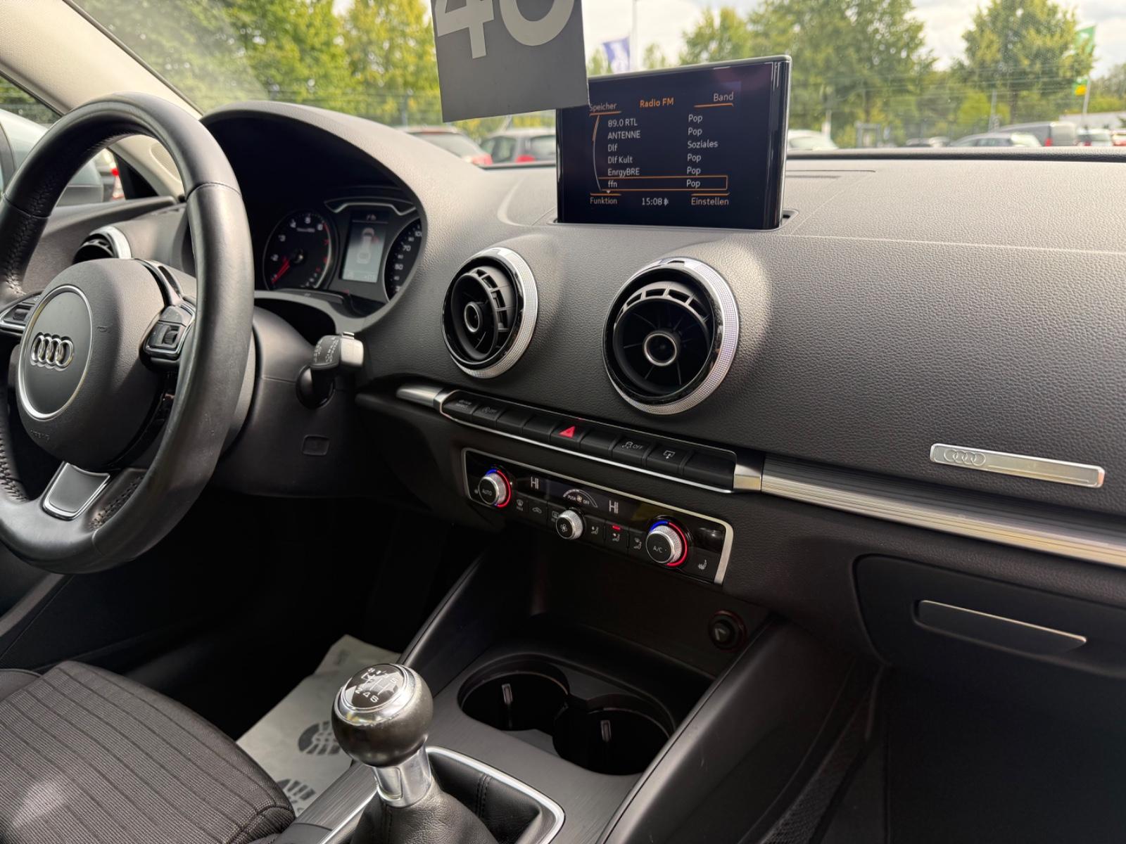 Audi A3 Sportback Sport Paket*XEN*PDC*SHZ*TEMP*HU NEU