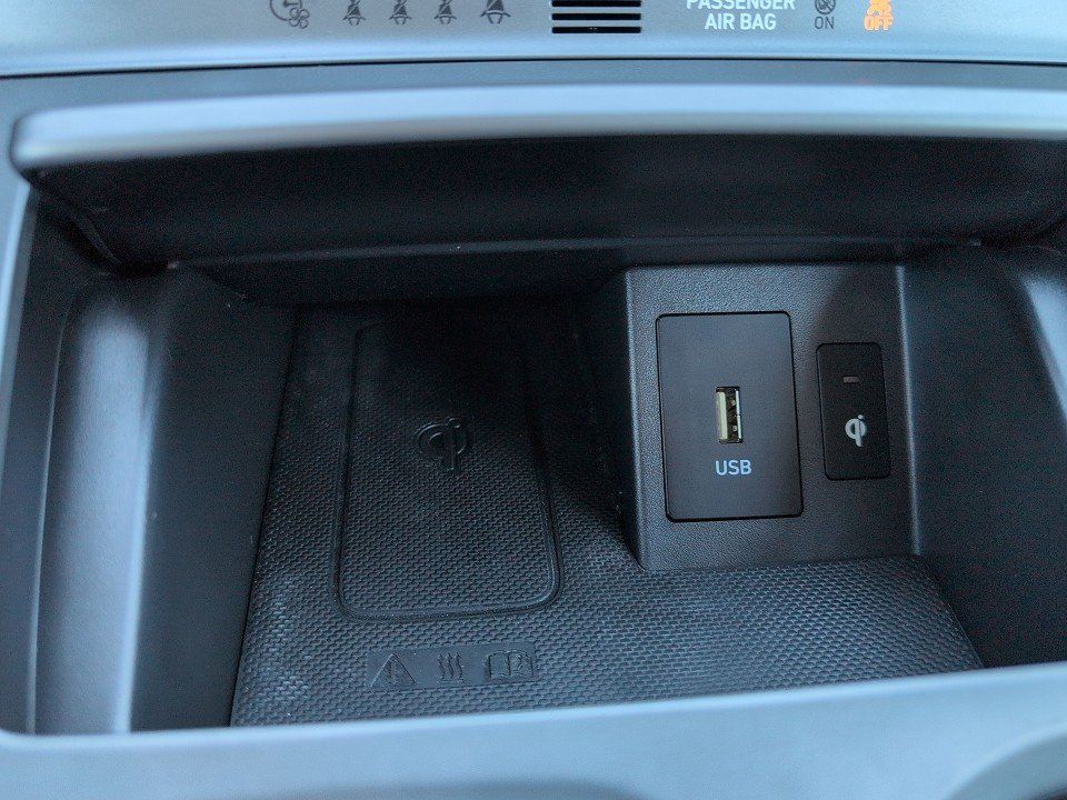 Fahrzeugabbildung Hyundai KONA EV 39kWh TREND NAV-P 1HD GARANTIE-11.28 LED