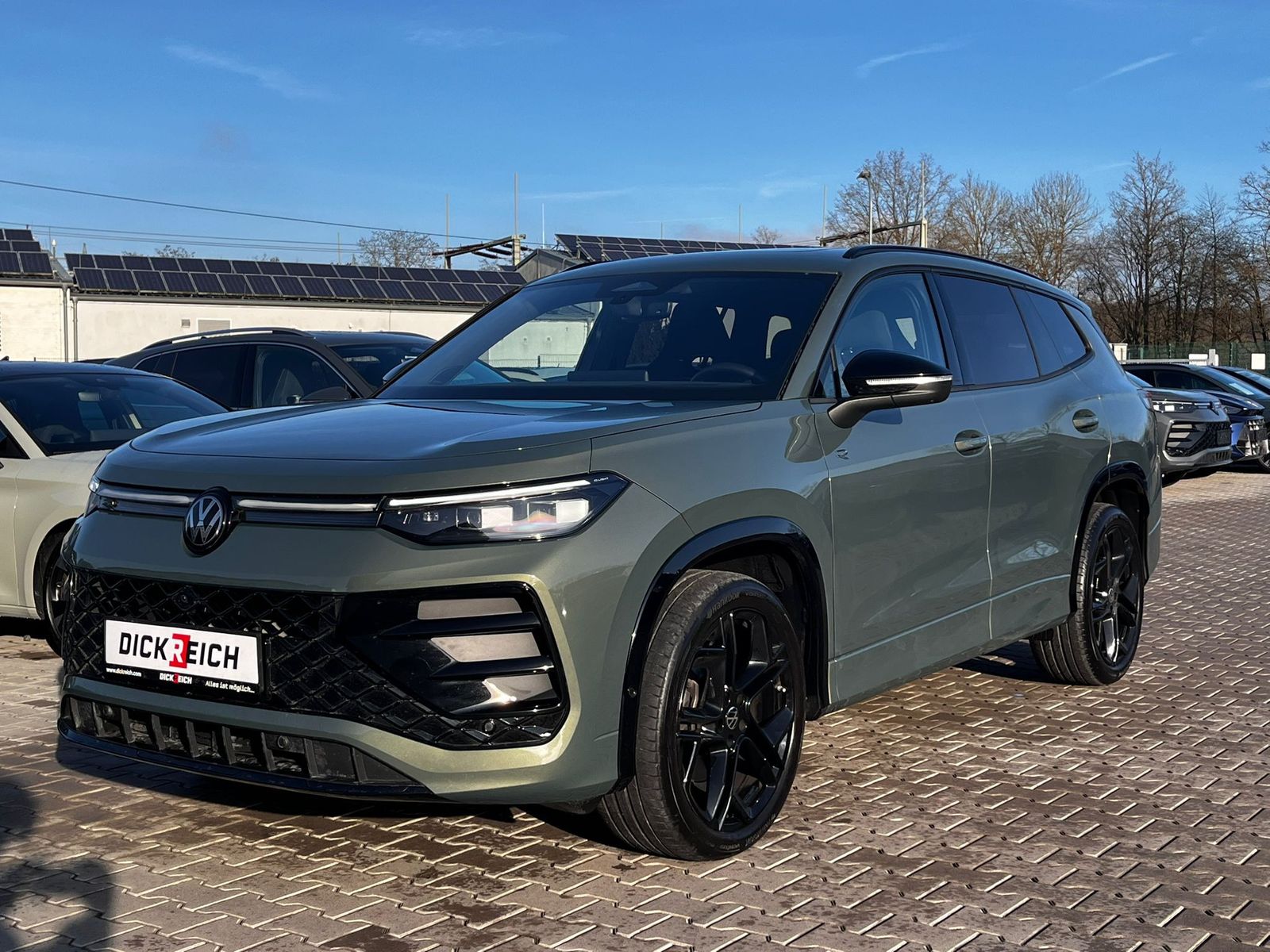 Fahrzeugabbildung Volkswagen Tayron 2.0 TDI 4M R-Line BLACK*7Si*MATRIX*PANO