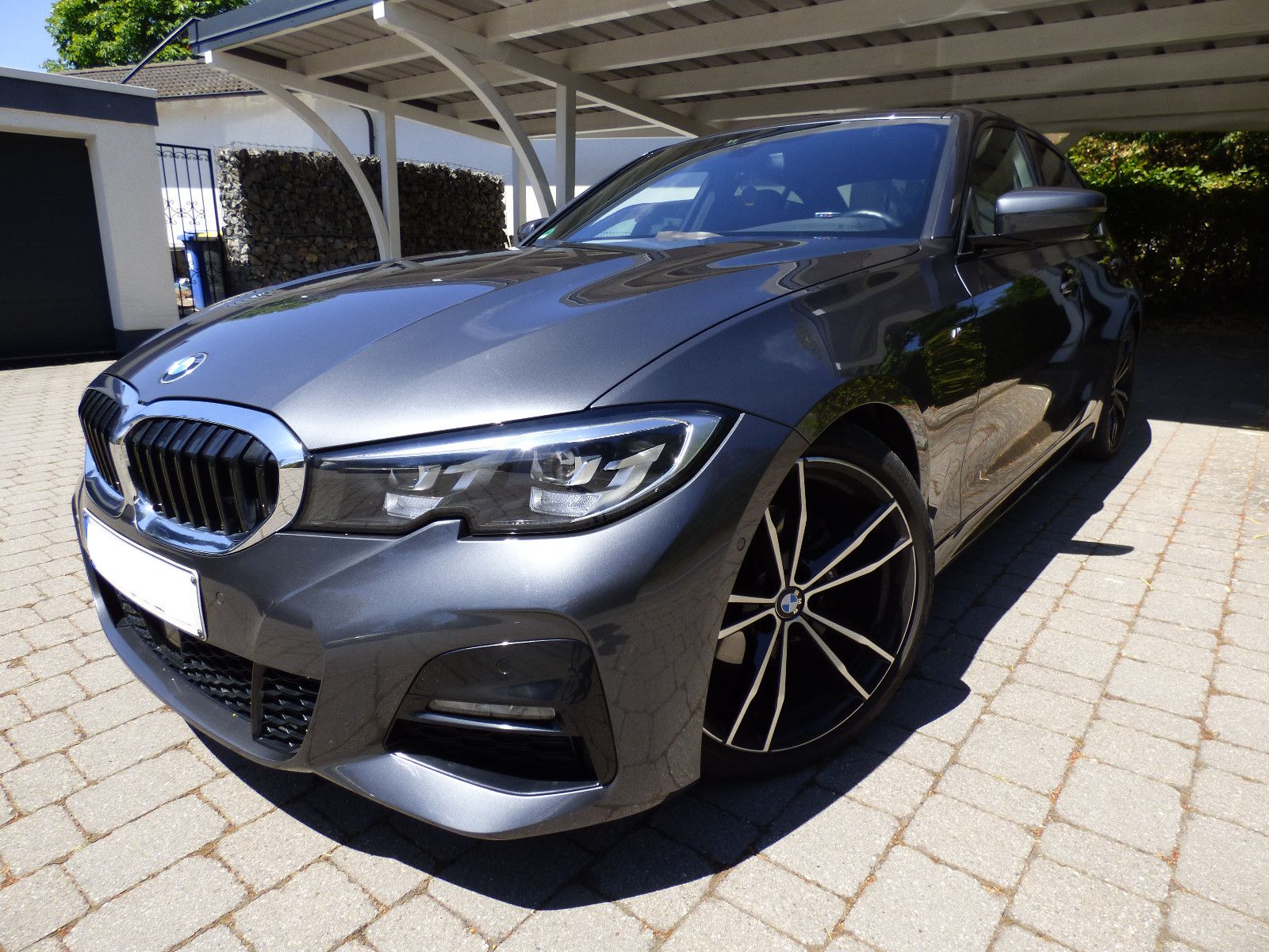 BMW 320 d xDrive M Sport*Standhzg*AHK*LED*HarmanKard