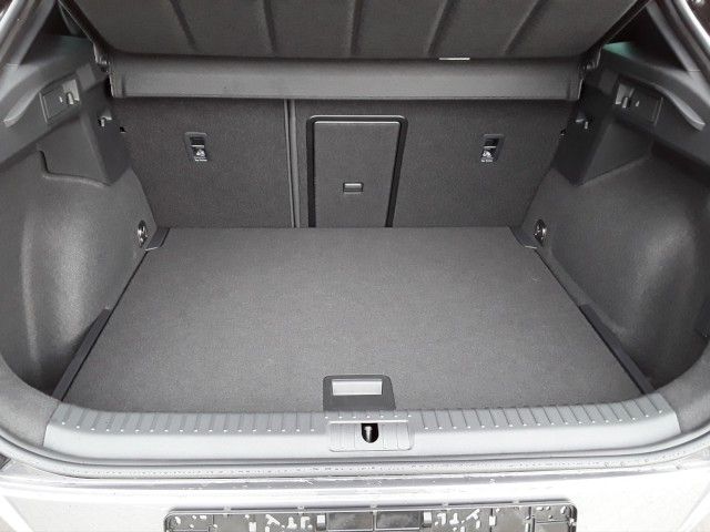 Fahrzeugabbildung CUPRA Formentor 1.5 TSI VZ-PAKET/NAVI/AHK/PARK-ASSIST