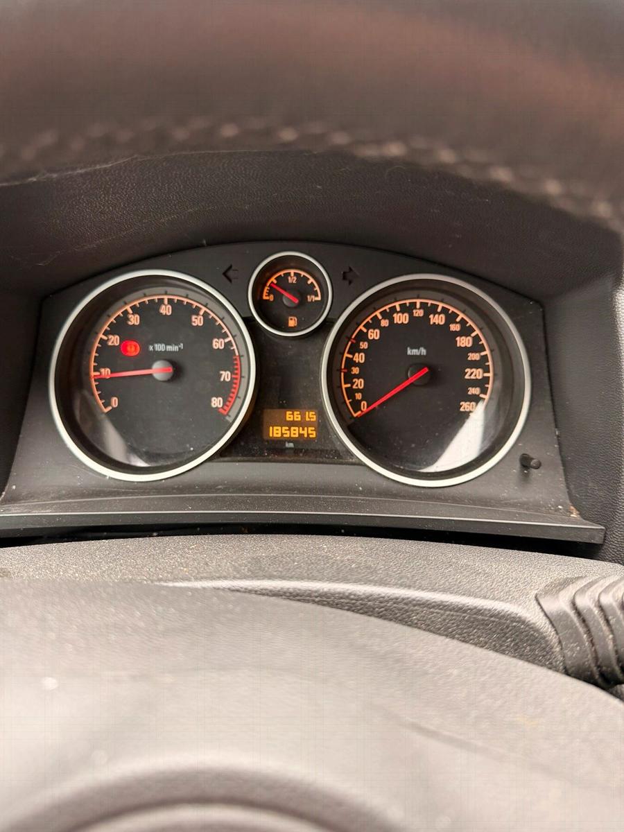 Opel Zafira 2012 — photo 14
