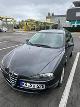 Alfa Romeo NEUER TÜV  132tkm  Über 3000€ investiert  - graue Alfa Romeo 147
