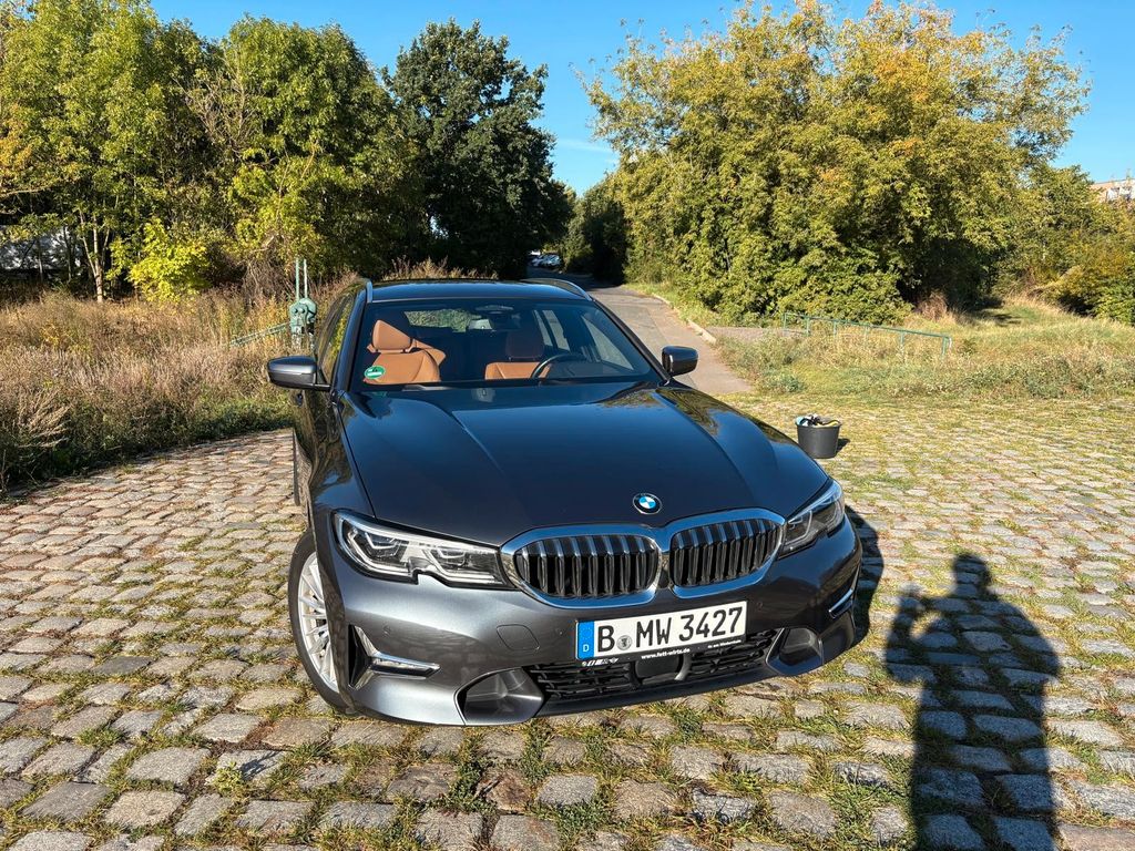 Image of BMW 320
