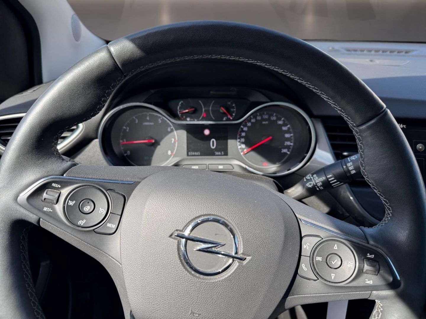 Fahrzeugabbildung Opel Crossland Elegance AHK-abnehmbar Navi LED Apple