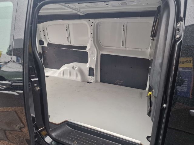 Fahrzeugabbildung Opel Vivaro Kasten Edition L3, AHK-abnehmbar Rückfahr