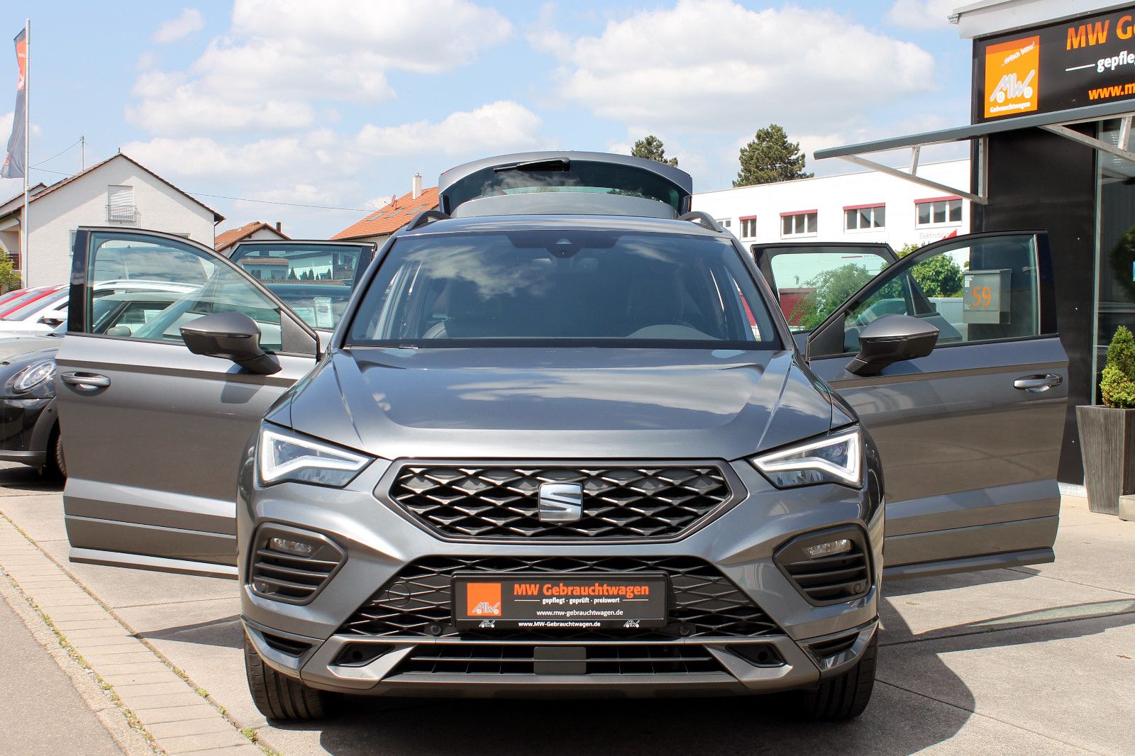 Fahrzeugabbildung SEAT Ateca 1.5 TSI DSG FR-Line ACC LED NAVI KAM PDC