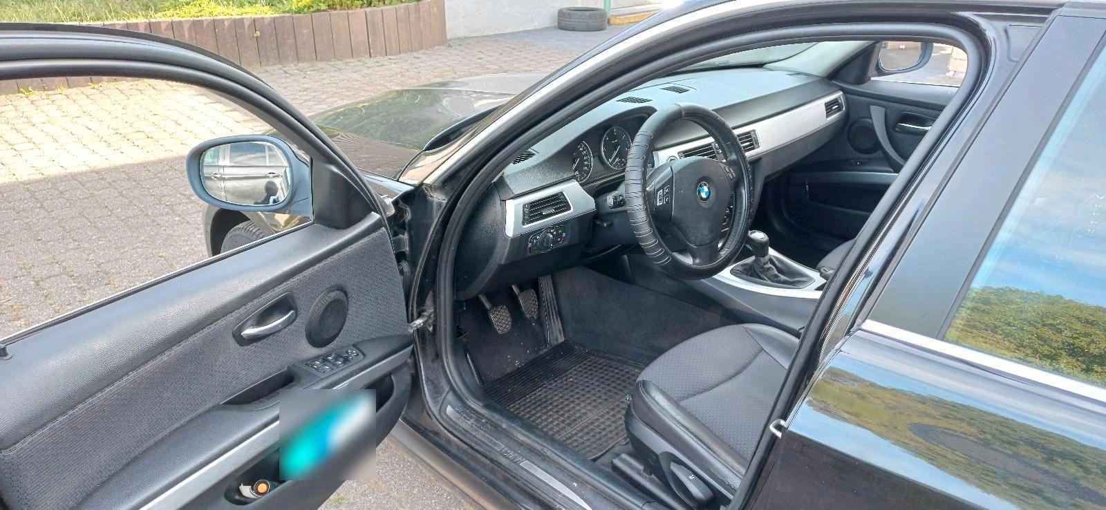 BMW 320 2011 — photo 6