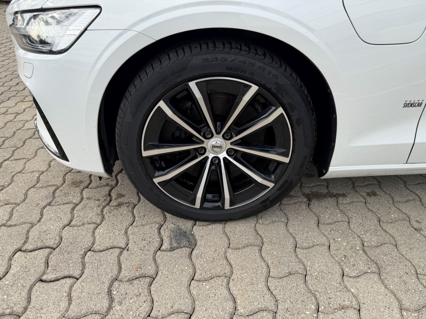 Volvo V60 Plus Dark Recharge Plug-In Hybrid AWD StandH imagem 2