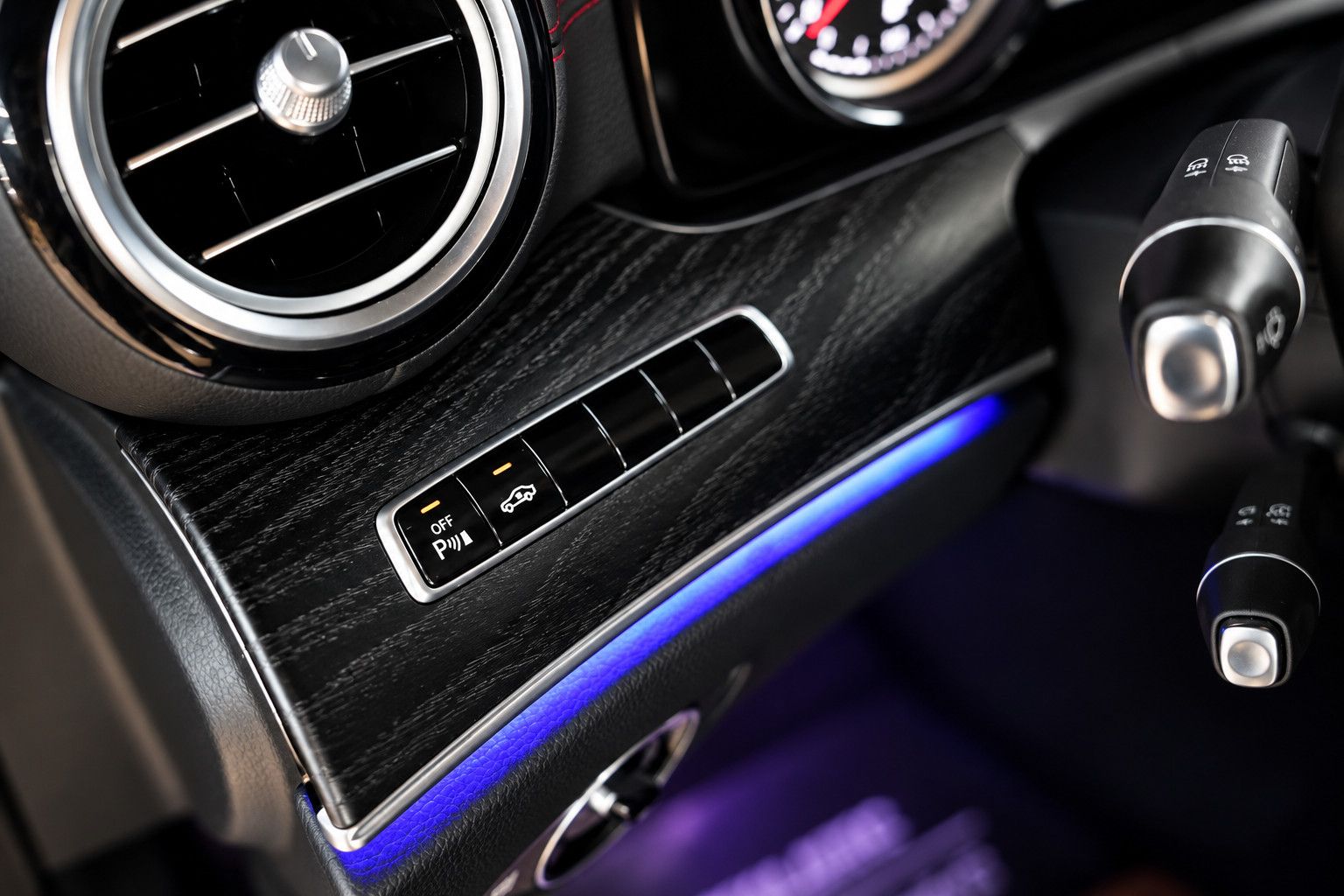 Fahrzeugabbildung Mercedes-Benz E 43 AMG E 43 AMG 4Matic *Ambiente*MultibeamLED*