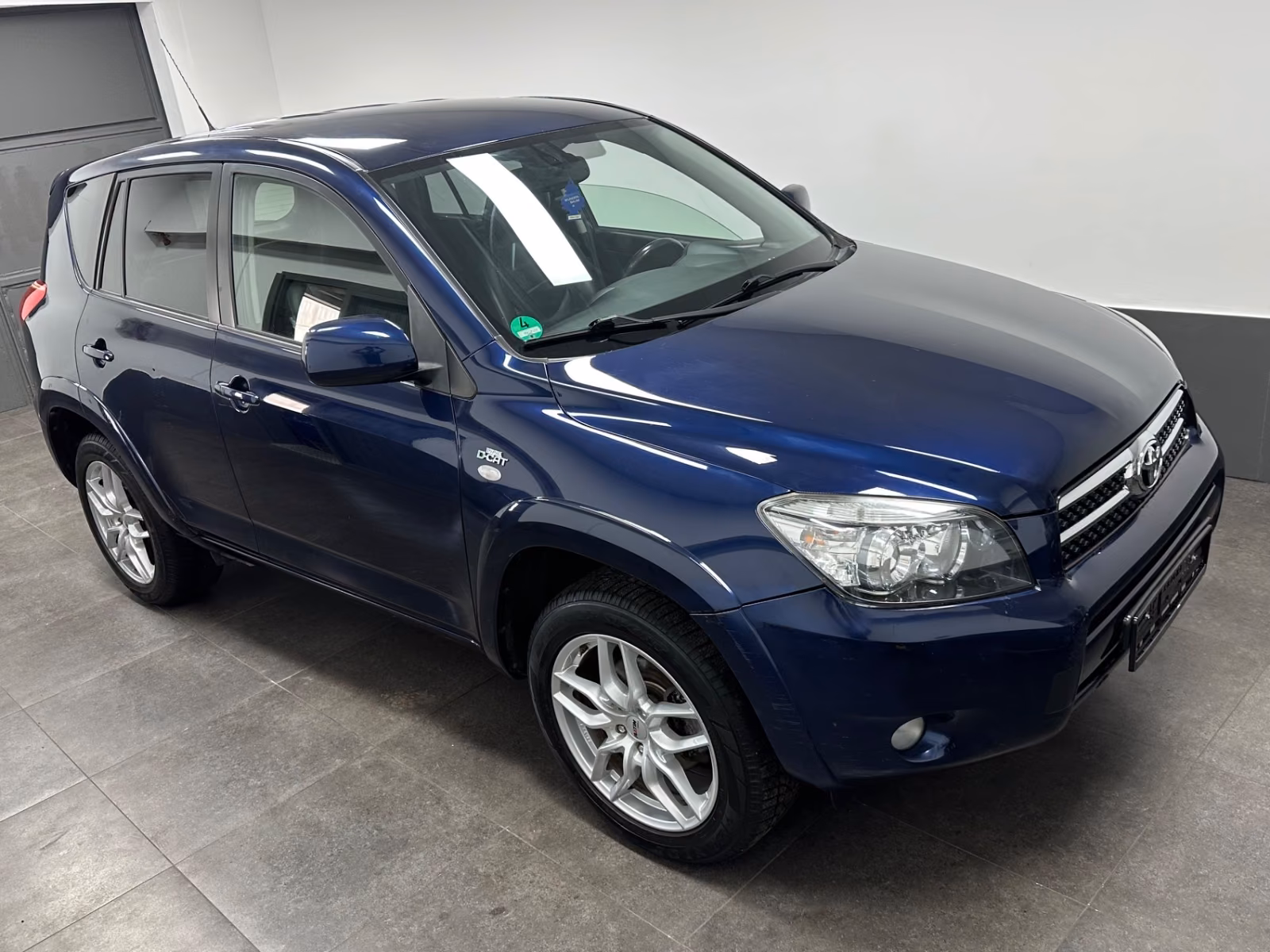 Toyota RAV4 Executive 2.2 D-CAT 177 ch 4x4 • Cuir • GPS • Caméra • Attelage