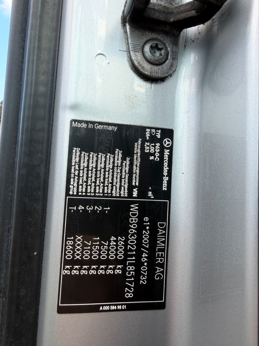 Fahrzeugabbildung Mercedes-Benz Actros 2545 L 6x2 Retarder Schiebeverdeck