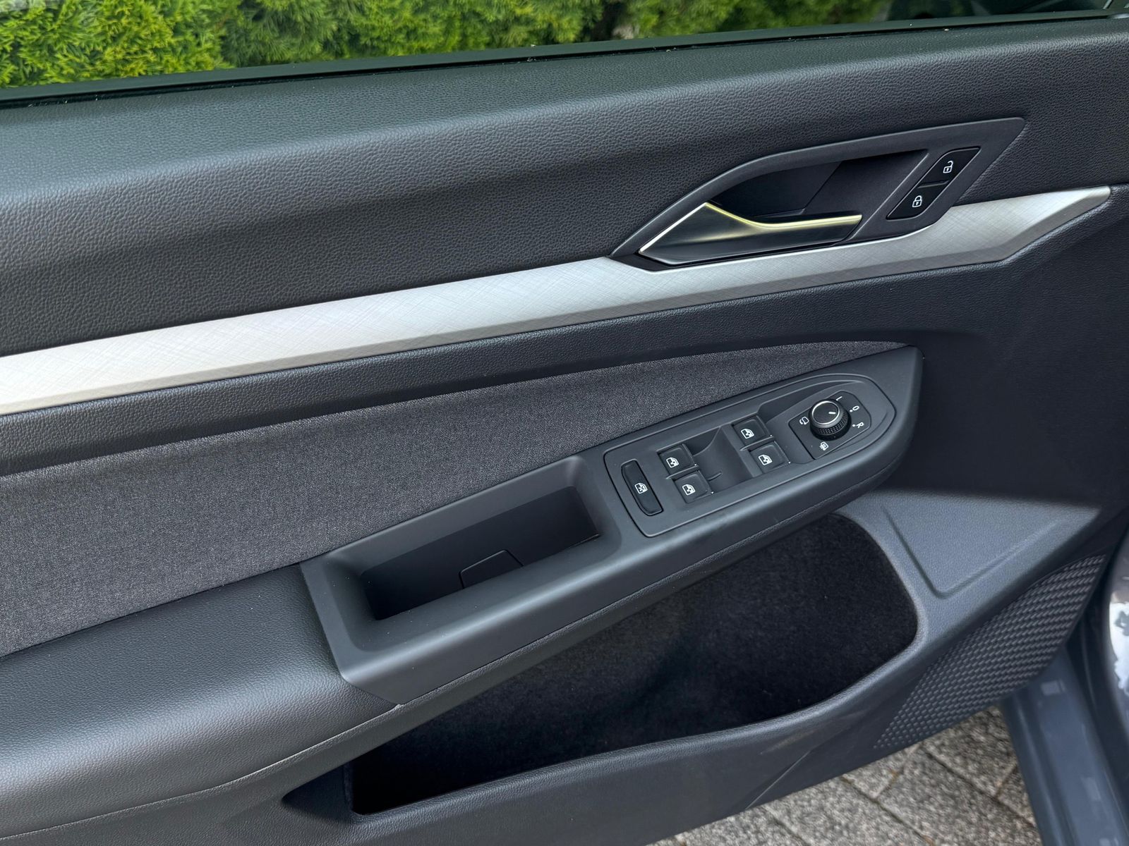 Fahrzeugabbildung Volkswagen Golf Lim. 2.0 TDI DSG Goal LED+KAM+ACC+SHZ+CARPL