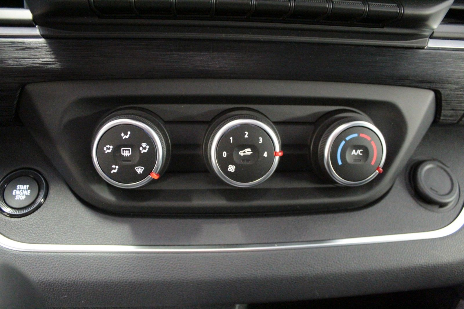 Fahrzeugabbildung Renault Trafic Grand L2H1 Blue DCI EDC Automatik