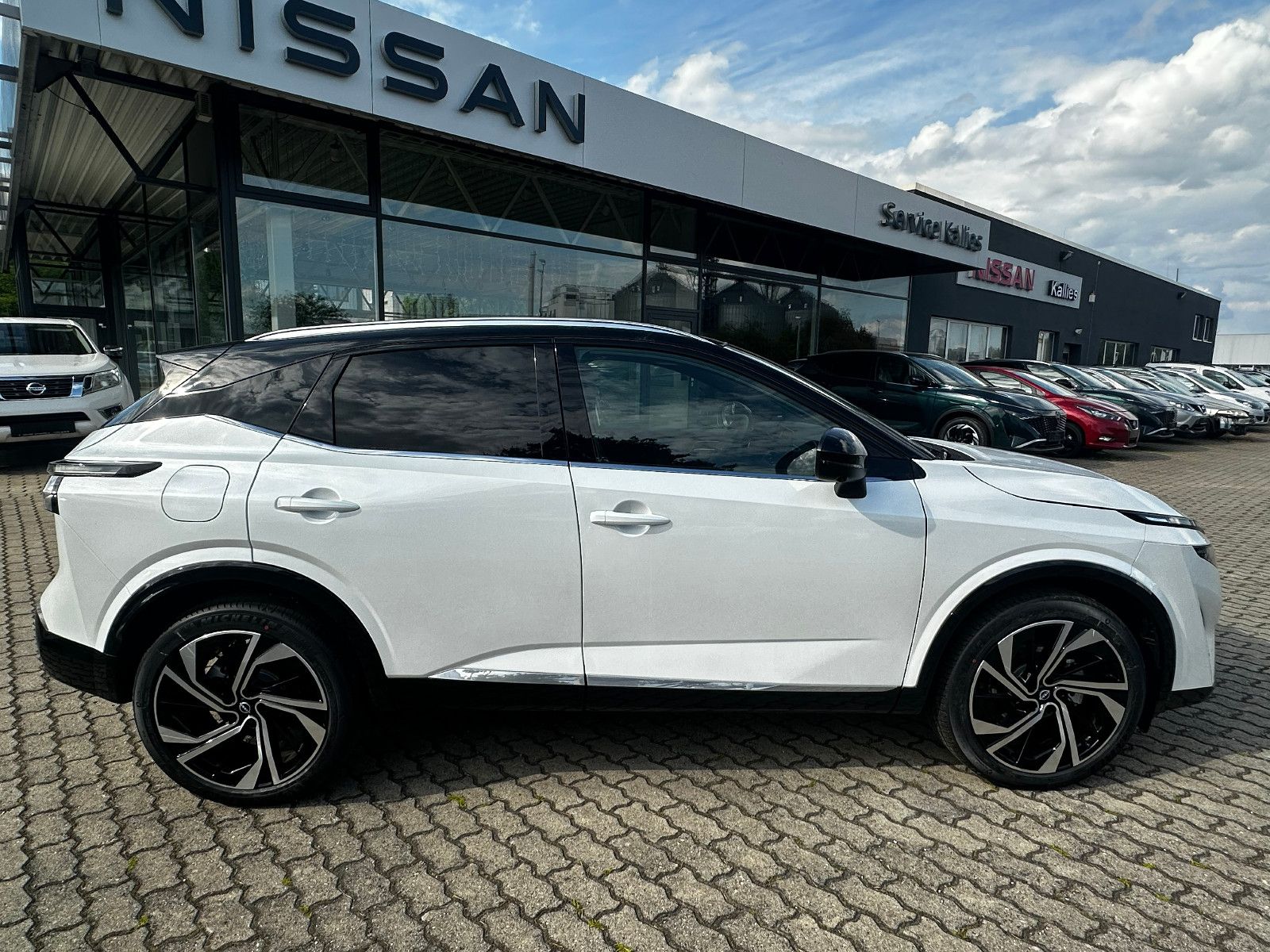 Fahrzeugabbildung Nissan Qashqai Tekna+