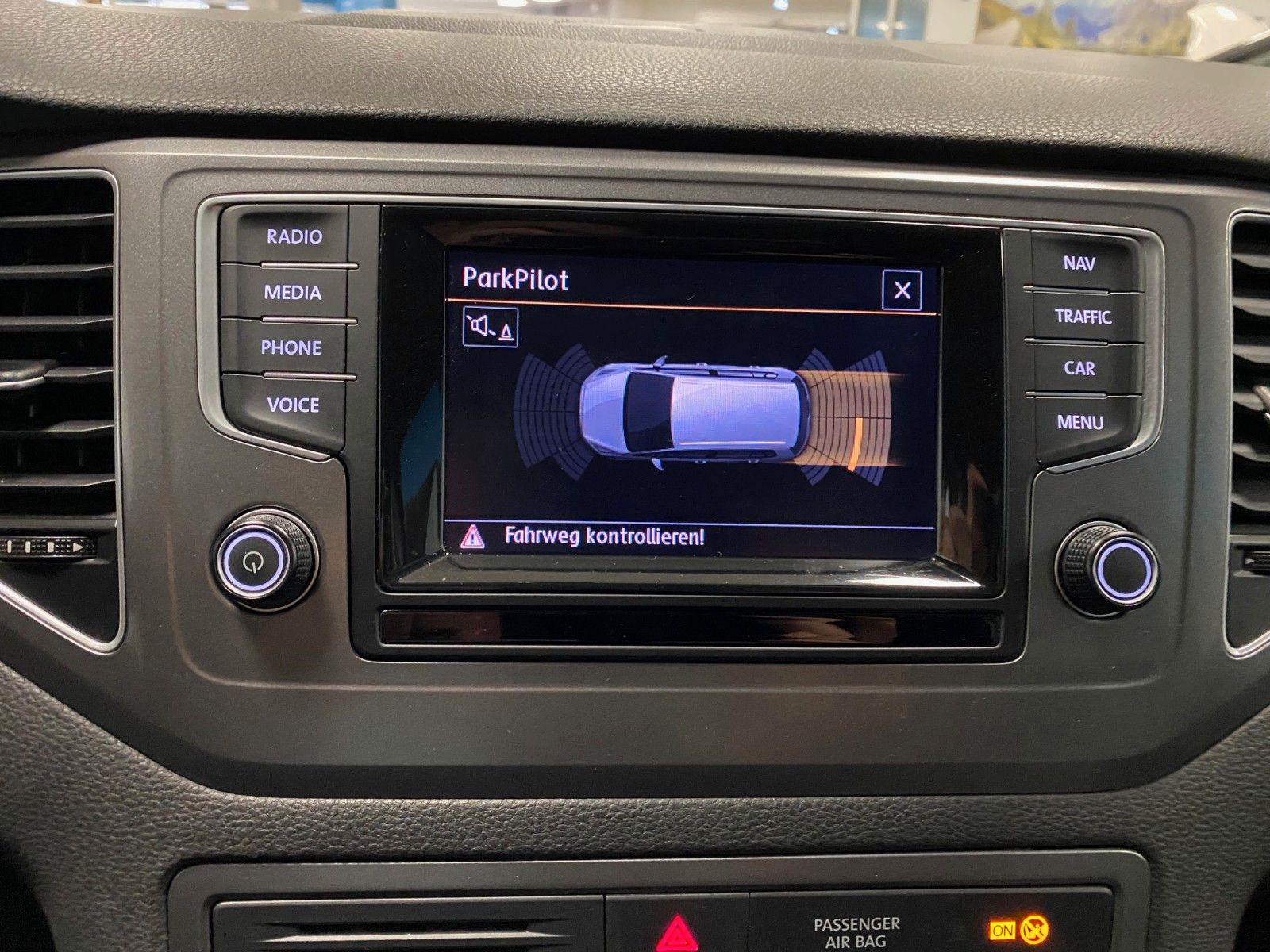 Fahrzeugabbildung Volkswagen Golf Sportsvan 1.2 TSI Trendline+AHK+NAVI+CD+BC+