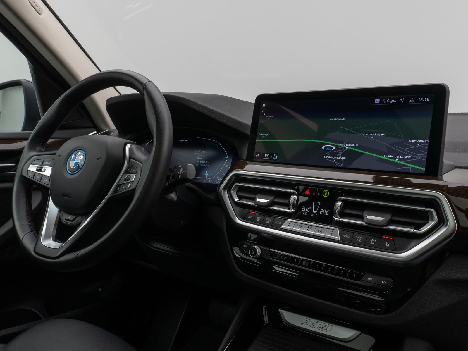 Fahrzeugabbildung BMW X3 xD30e Panorama Kamera Laser HUD DAB HiFi 18"