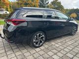 Toyota Auris Touring Sports Design Edition (AHK) - schwarze Toyota Auris