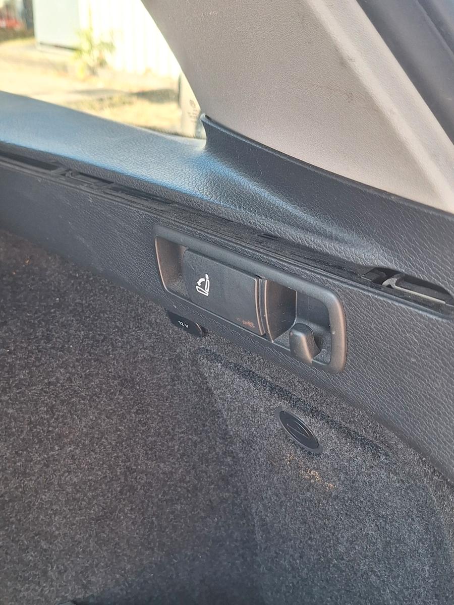 Volkswagen Passat 2012 — photo 11