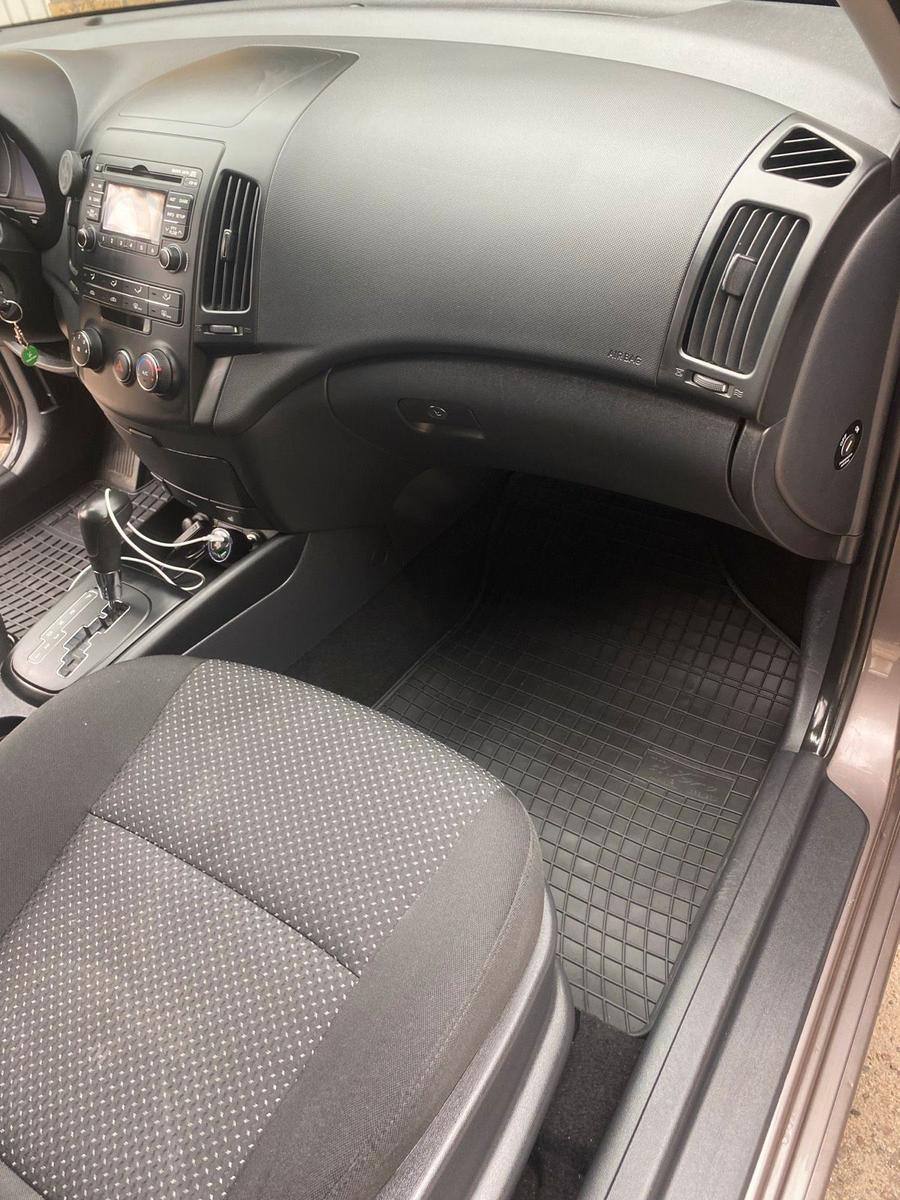 Hyundai i30 2011 — photo 11