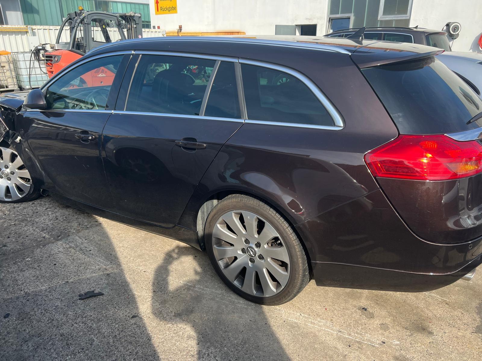 Opel Insignia 2010 — двигун 1.956 cm³, 160 HP (118kW)