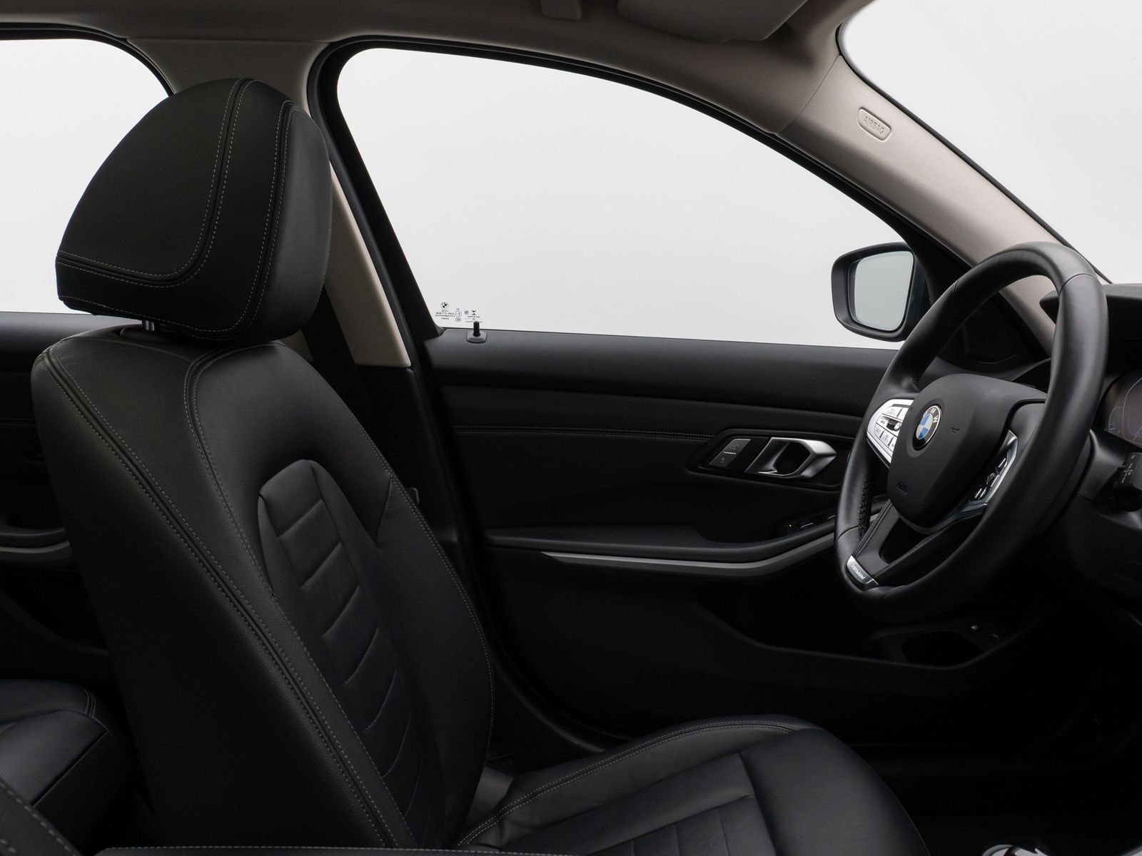 Fahrzeugabbildung BMW 330e Panorama 360° Laser HUD DAB HiFi AHK ACC