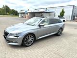 Skoda Superb 2.0 TDI SCR DSG L&K Combi L&K Premium  - Skoda in Neumünster